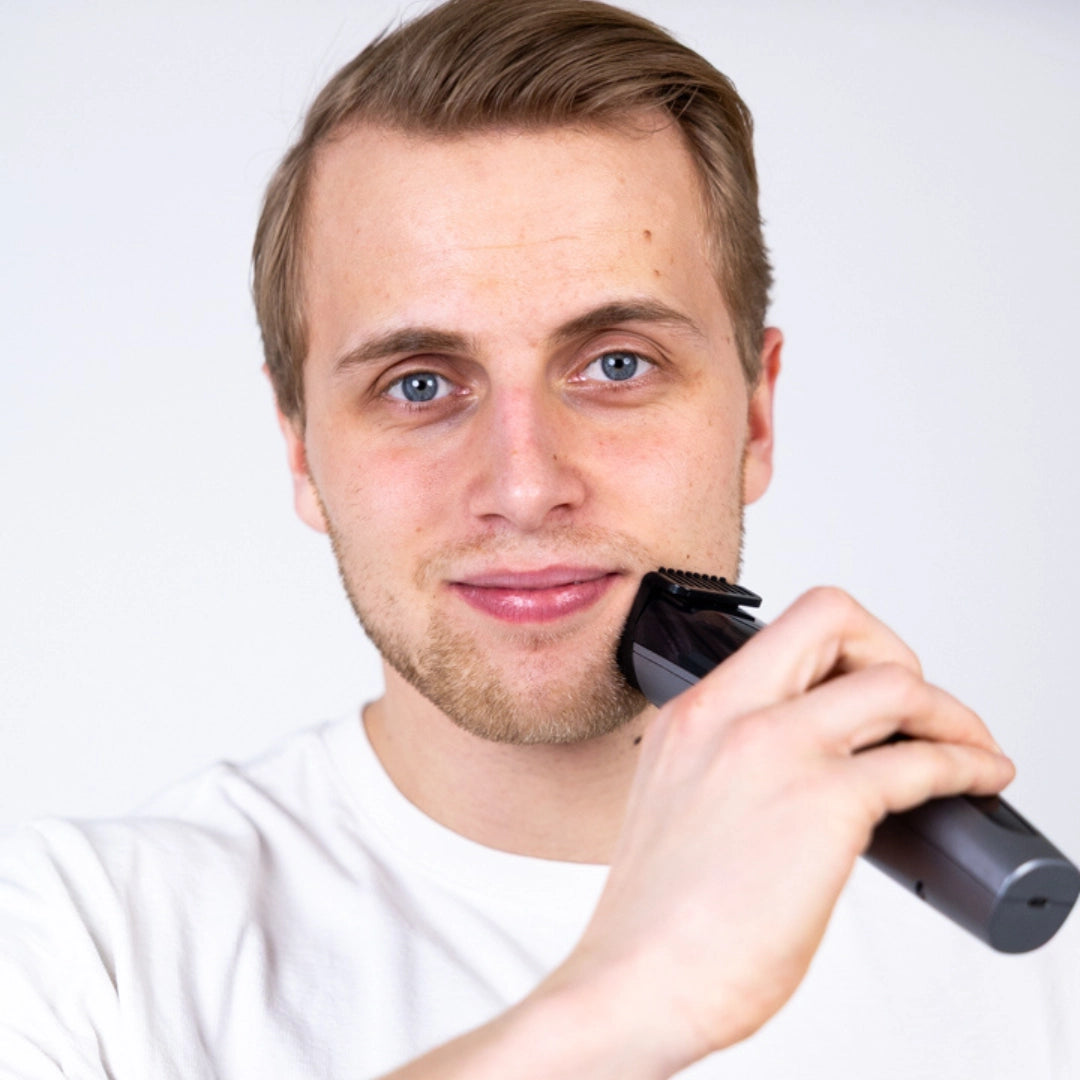 The Vacuum Beard Trimmer Pro™